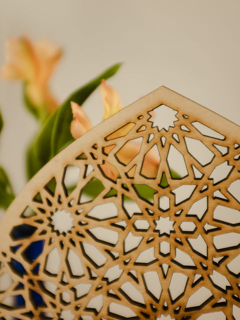 Geometric Arch Screen